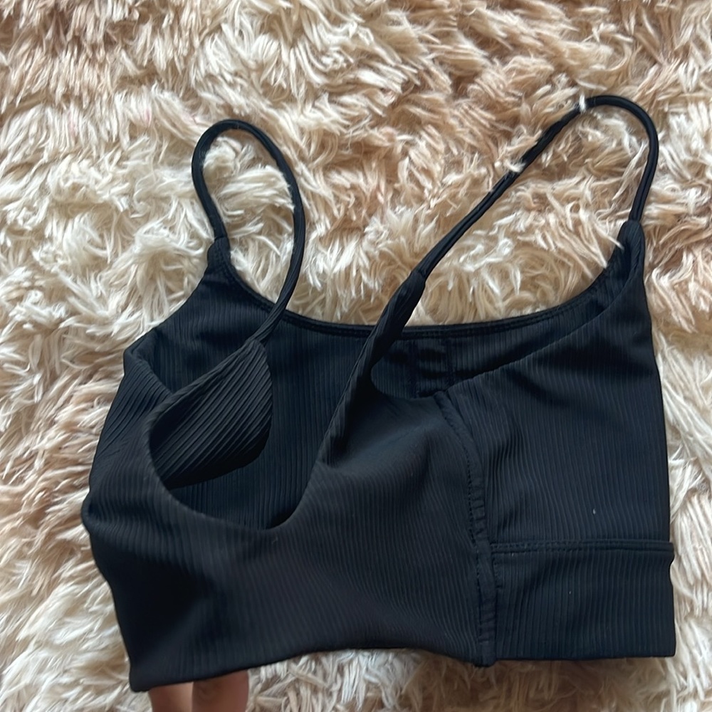 Backless Ribbed Sports Bra - Picture 4 of 4
